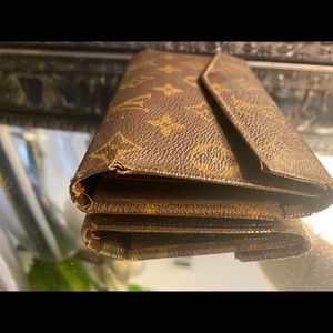 Authentic Louis Vuitton Trifold Monogram Wallet